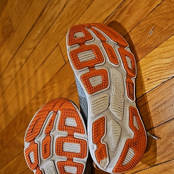 Hoka Bondi 7 one one Size: 7.5 - Picture 8 of 8